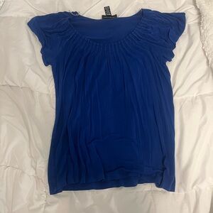 Women’s blue flowy top. Size medium.